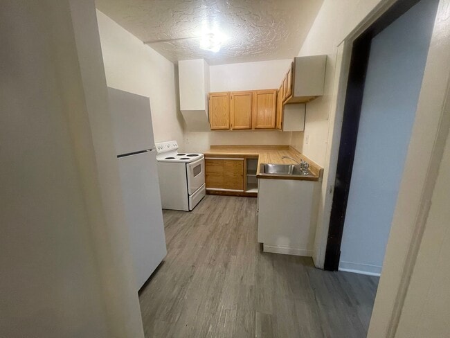 Foto del edificio - (1614 8th Ave)