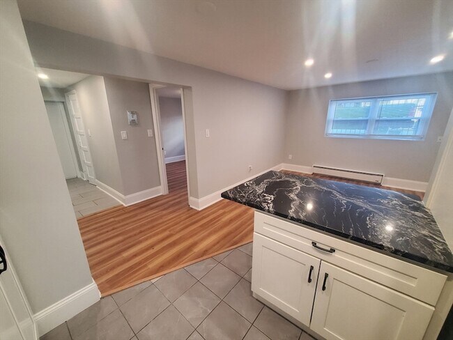 Building Photo - 24 Colgate Rd