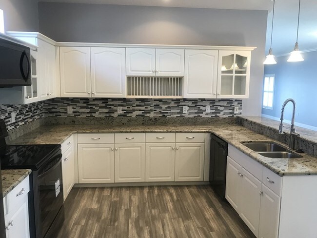 Building Photo - 5585 Colony Lake Ln
