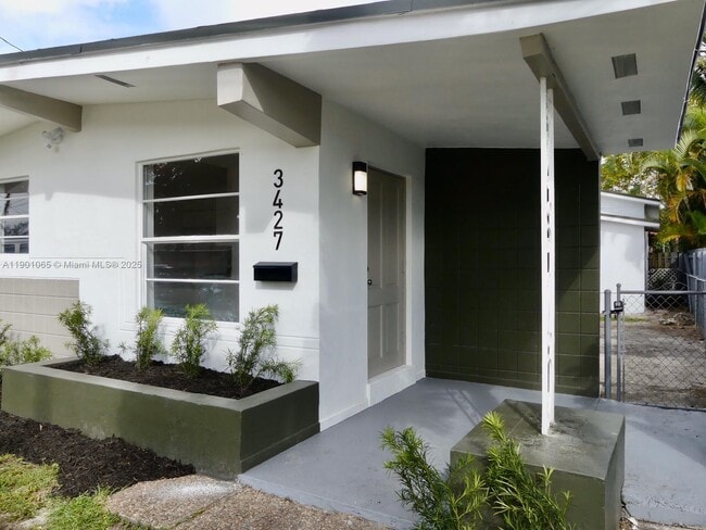 Building Photo - 3427 NW 5th St