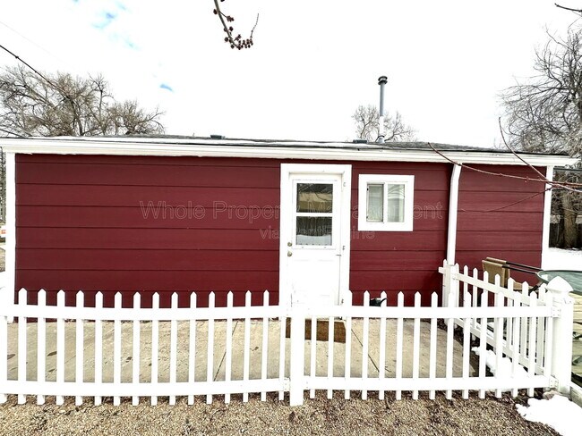 Building Photo - 6095 Pierce St