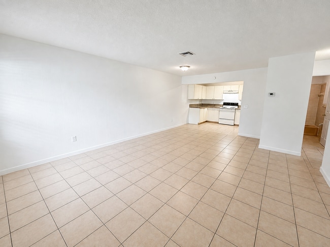 Photo - 3881 Riverside Dr Apartment