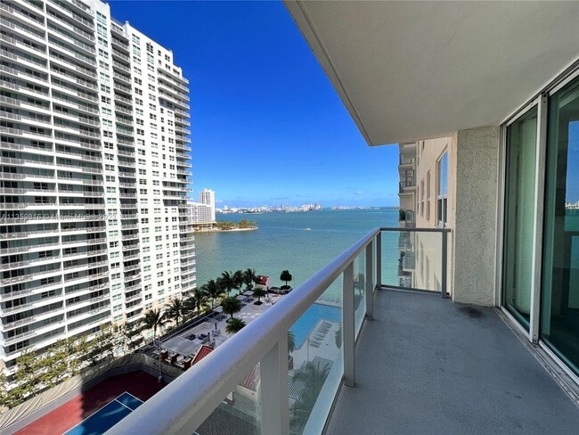 Building Photo - 1155 Brickell Bay Dr