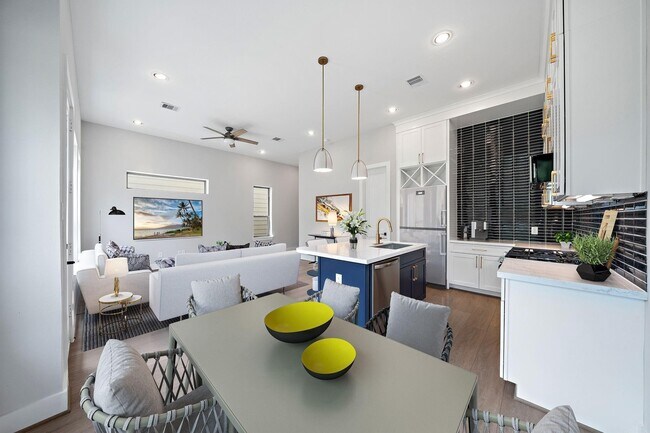 Building Photo - 8414 Vogue Ln