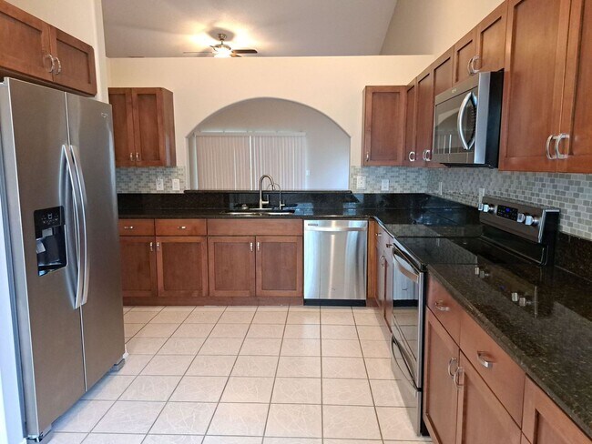 Foto del edificio - 3413 Jasmine Trace Ln