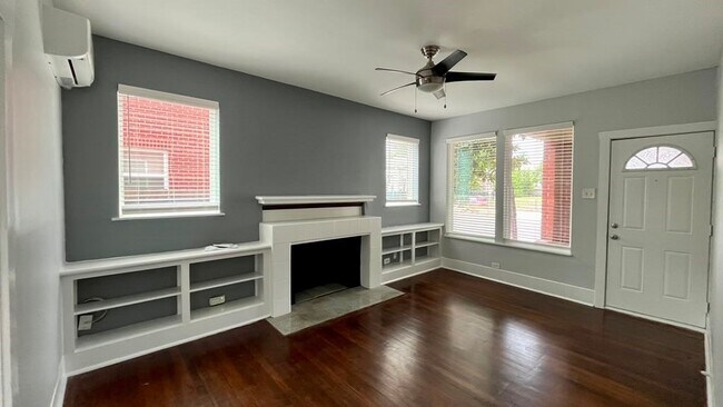Foto del edificio - 1207 W Gray St
