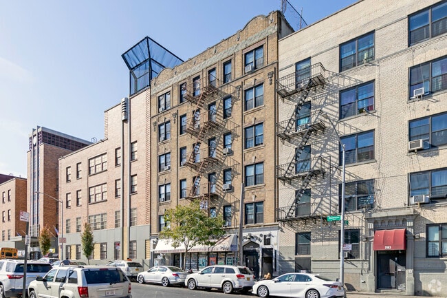 Building Photo - 2179 Washington Ave