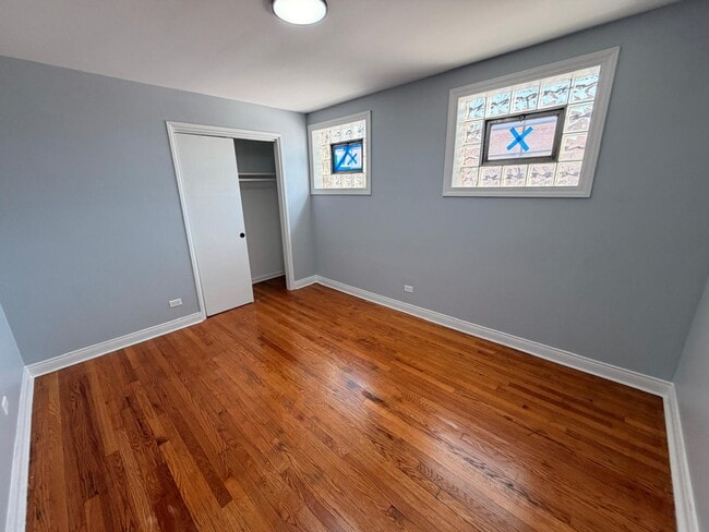 Building Photo - 2643 W 79th St