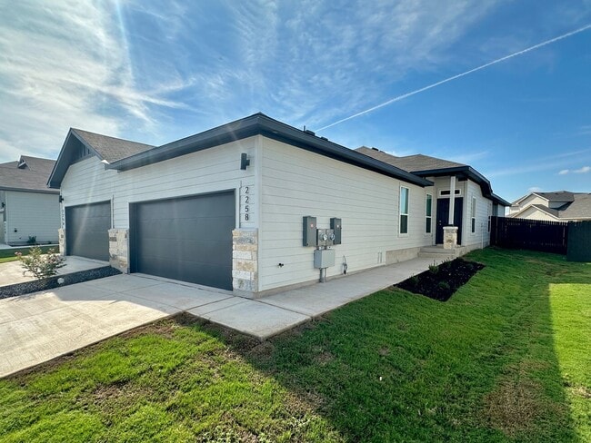 Building Photo - 225 Schrader Dr