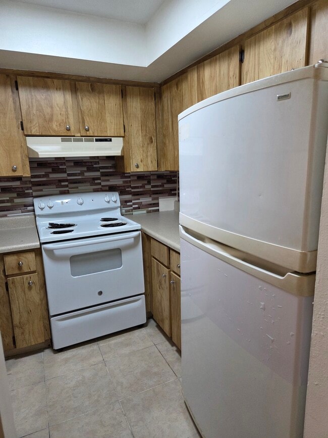 Building Photo - 3228 Bloomingdale Villas Ct