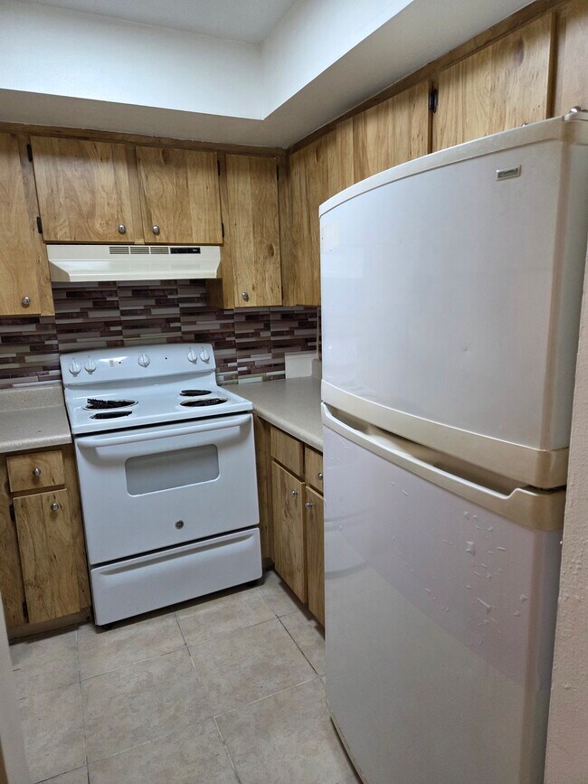 Foto del edificio - 3228 Bloomingdale Villas Ct
