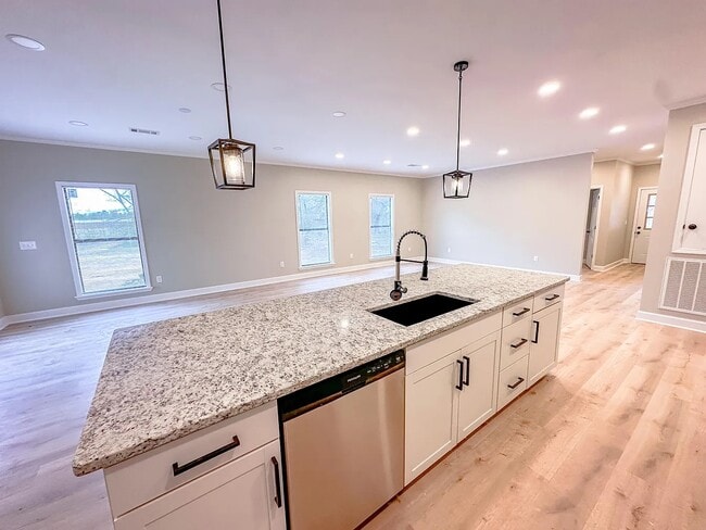 Building Photo - 232 Sylvan Rd