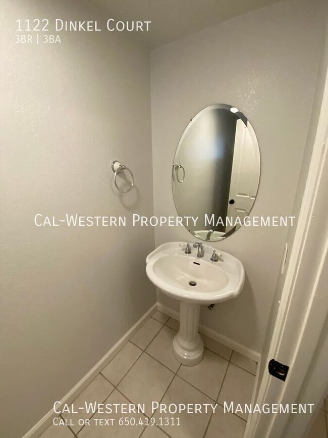 Building Photo - 1122 Dinkel Ct