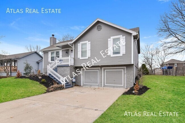 Building Photo - 2 WEEKS FREE RENT IF MOVED IN BY 8/31! Ama...
