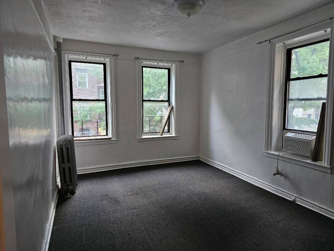 91 E 208th St, The Bronx, NY 10467 Townhome Rentals in The Bronx NY