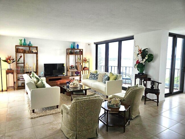 Foto del edificio - 5420 N Ocean Dr