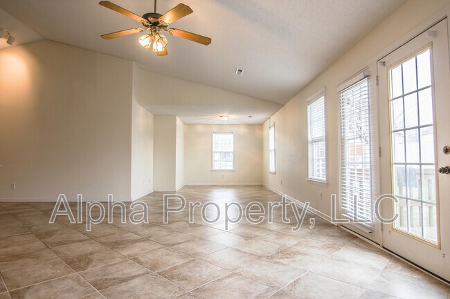 Building Photo - 6 Jonagold Ct