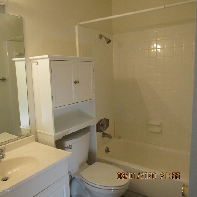 Building Photo - 715 Montclair Dr