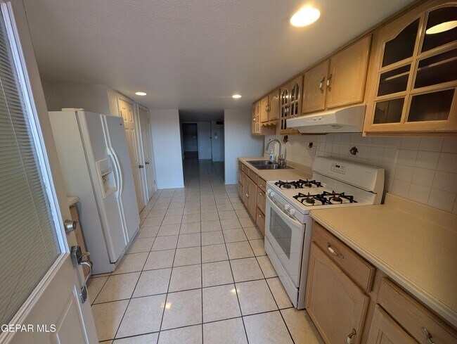 Foto del edificio - 608 Stewart Ct