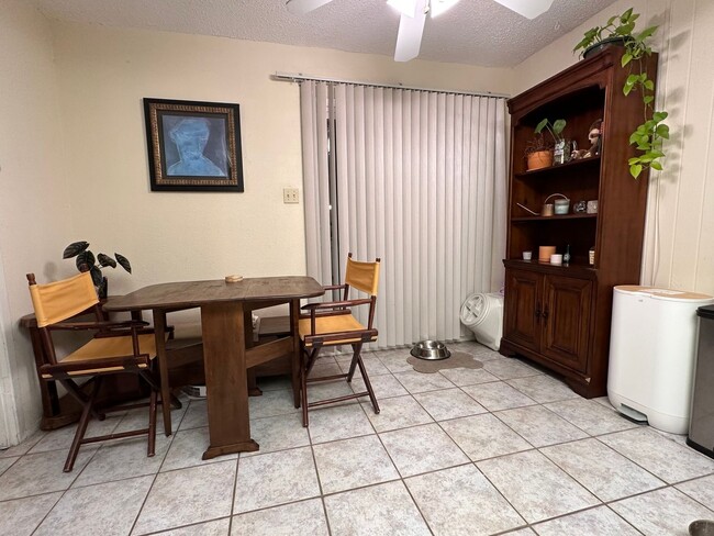 Foto del edificio - Charming 2BR Townhome in NW Houston