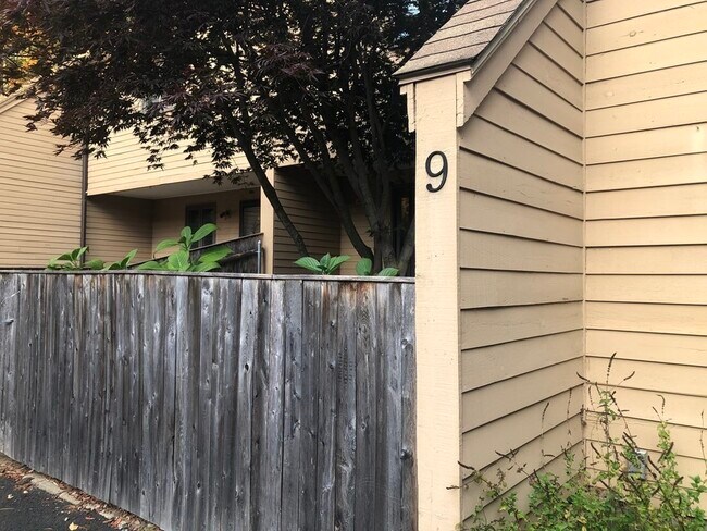 Building Photo - 9 Emerson Way
