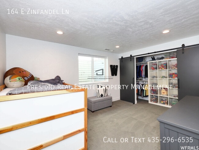 Building Photo - 164 E Zinfandel Ln