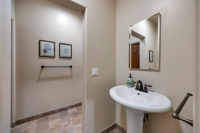 Building Photo - 14598 E Corrine Dr