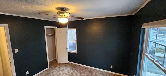 Building Photo - Comfort Meets Convenience: Beautiful 2-Bedroom Single-Family Home Family-Friendly