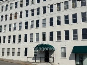 Building Photo - 104 N 8th St