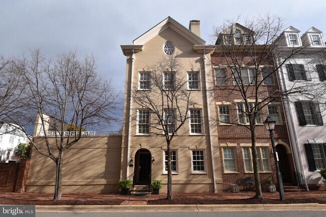 Building Photo - 700 S Union St