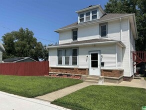 Building Photo - 3011 Dodge Ave