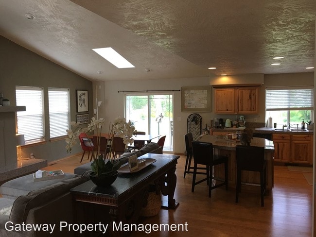Building Photo - 21 E Grey Wolf Ln