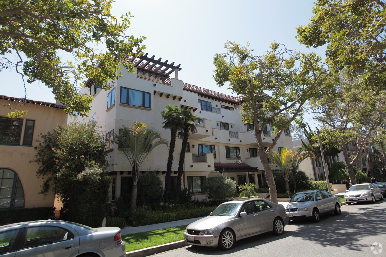Primary Photo - 140-144 S Oakhurst Dr