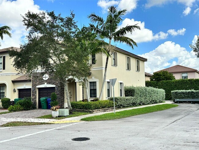 Foto del edificio - 8755 NW 116th Ct