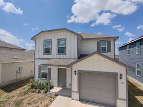 Building Photo - 631 Wild Olive Wy