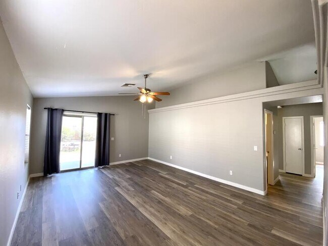 Building Photo - 2156 N Santiana Pl