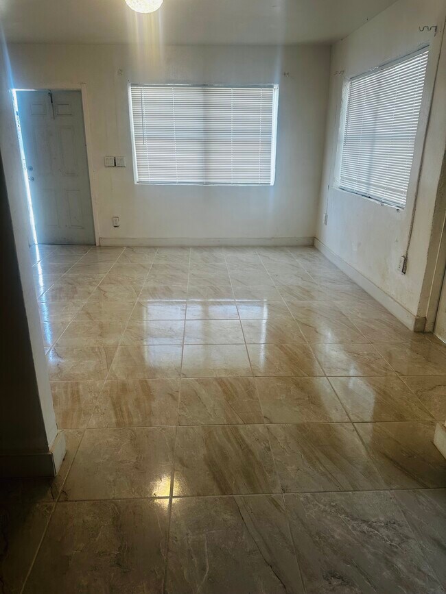 Foto del edificio - 100 NW 1st Ave
