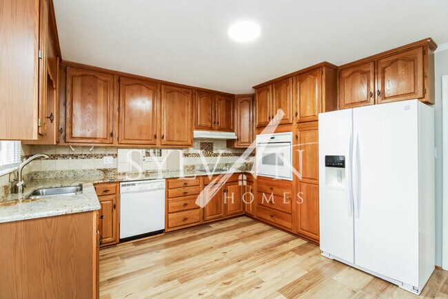 Building Photo - Beautiful 5BR home in North High Point!
