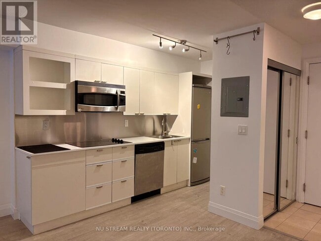 Building Photo - 111 Elizabeth St