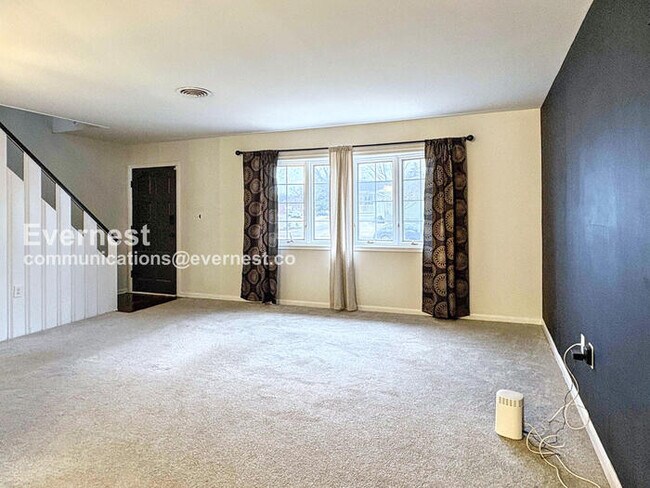 Foto del edificio - 9 Country Club Dr