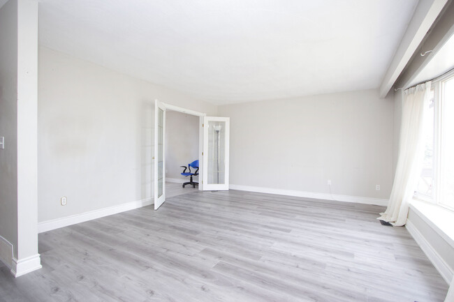 Photo du bâtiment - 1165 Ridgecrest Ave