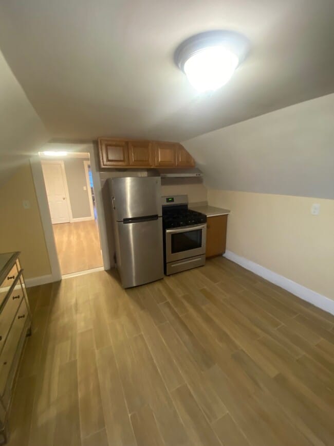 Building Photo - 51 Beacon St