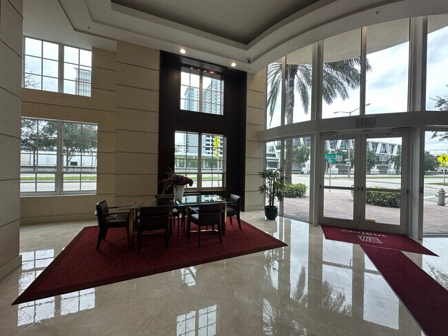 Building Photo - 410 Evernia St