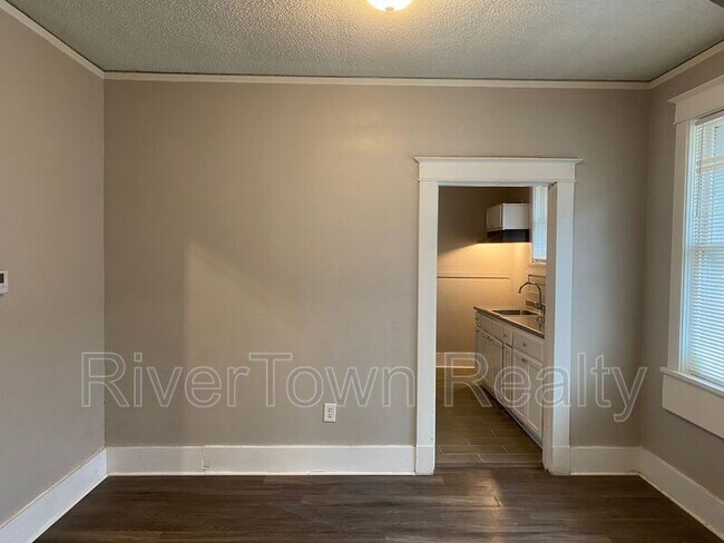 Foto del edificio - 865 N Evergreen St