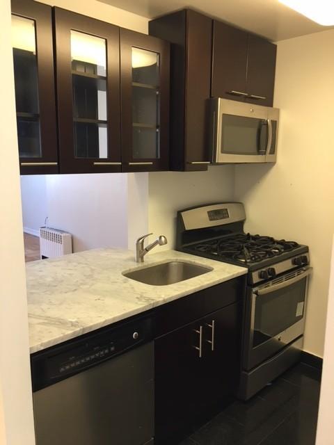 Building Photo - 367 W 48th St