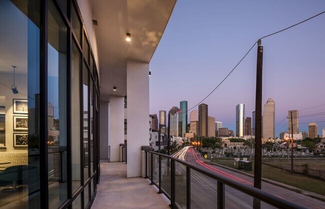 Foto del edificio - The Last 2 BR Apt Ad You Will Ever Click On