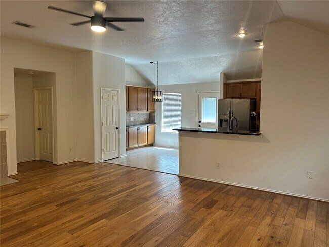 Foto del edificio - 5523 Autumn Ash Ln