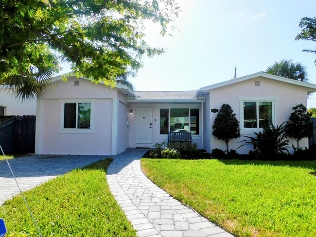 Building Photo - 1702 N L St