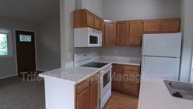 Building Photo - 4143 Hayes Cir
