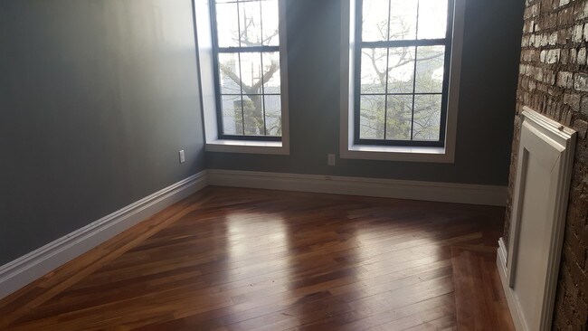 Foto del edificio - 1533 Nostrand Ave